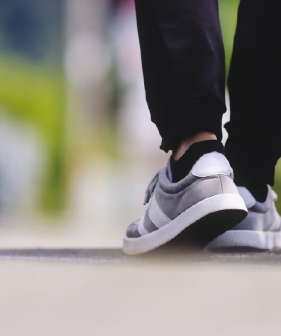 歩いている足元